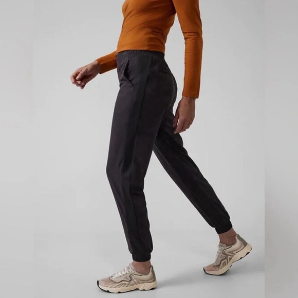 Athleta Pants - Athleta Brooklyn lined joggers